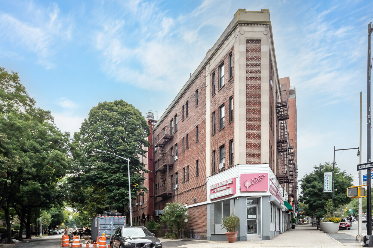 Foto principal - 381-393 Flatbush Ave