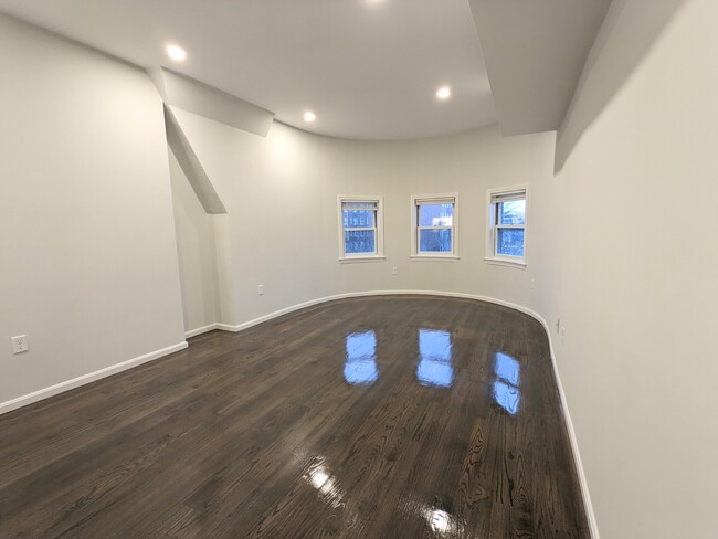 Foto del edificio - 1408 Beacon St
