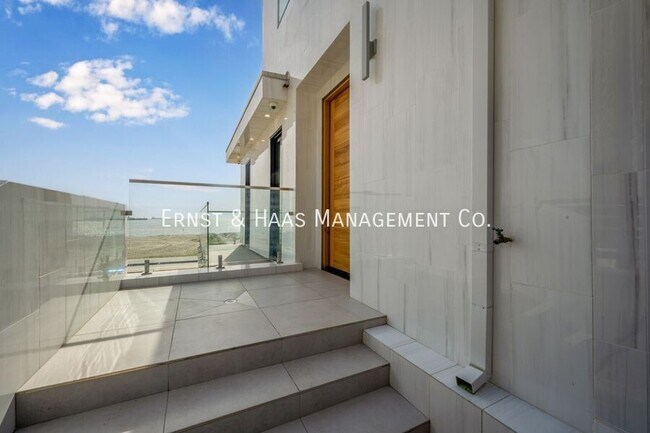 Foto del edificio - 1724 Bluff Pl