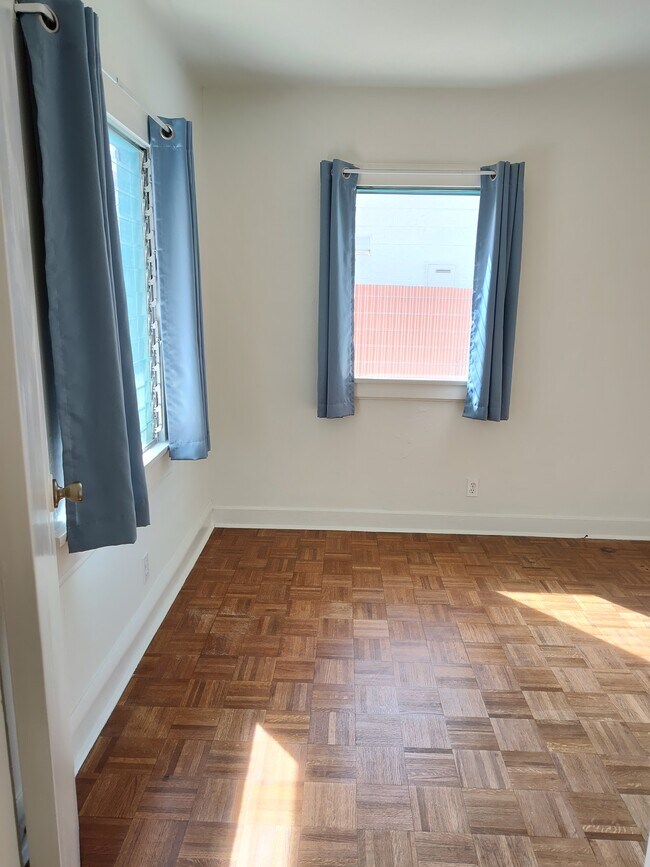 Foto del edificio - 1145-1142 Nowita Pl