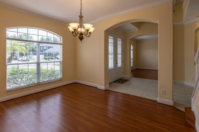 Building Photo - BEAUTIFUL 5 Bedroom/4 Bath Home Located in...