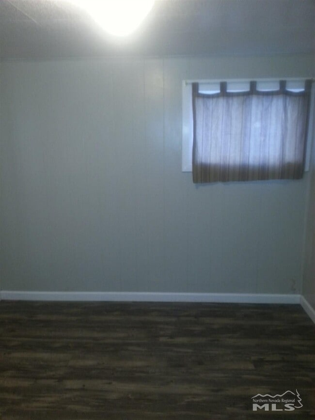 Building Photo - 1420 Chris Ln