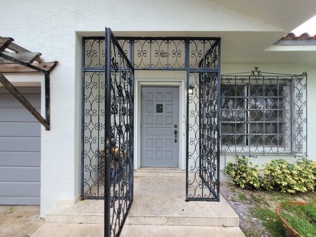 Foto del edificio - 8001 SW 36th Ter