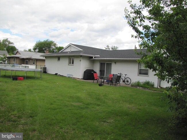 Building Photo - 436 Suffolk Dr