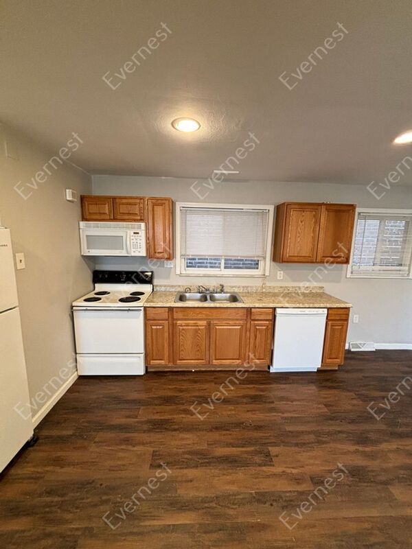 Building Photo - 3130 Pennsylvania Ave