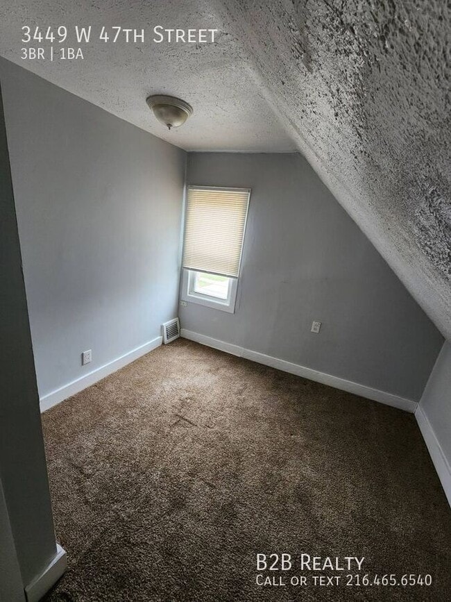 Building Photo - 3449 W 47th St