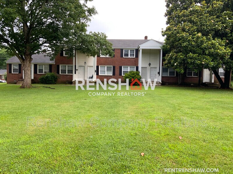Primary Photo - 529 N Sampson Ave