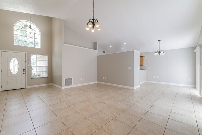 Building Photo - 2120 Cuxham Ct