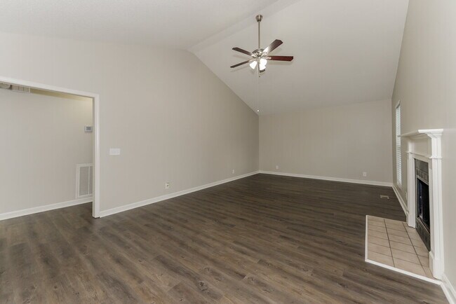 Foto del edificio - 1701 Hunters Branch Rd