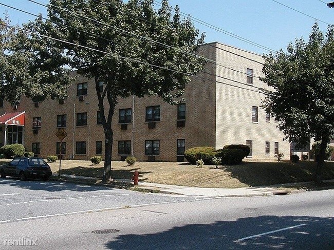 Foto del edificio - 1841 Evarts St