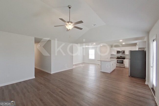 Building Photo - 137 Western Red Cedar Dr