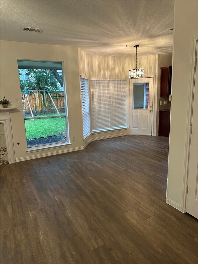 Foto del edificio - 16655 Broadoak Grove Ln