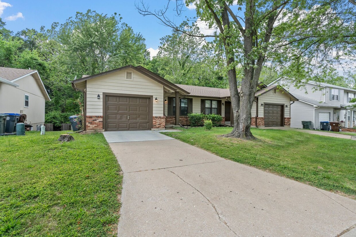 Primary Photo - Omar Ct Duplex