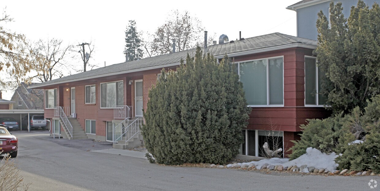Primary Photo - 224 5th Ave