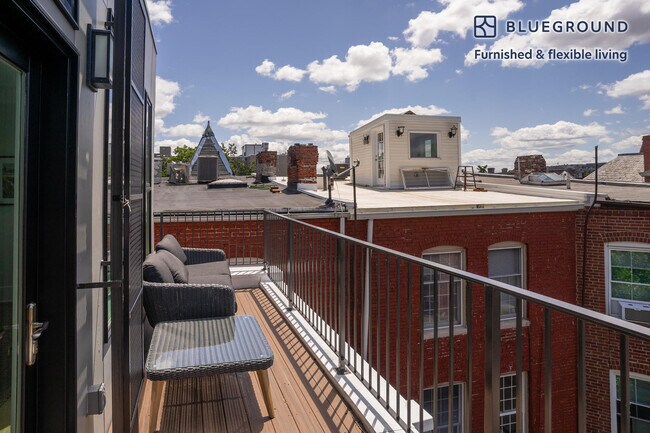 Foto del edificio - 1902 R St NW