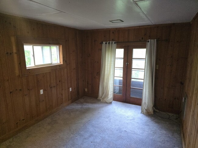 Building Photo - 209 Burch St