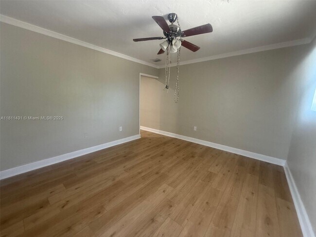 Foto del edificio - 165 E 7th St