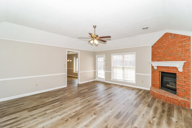 Foto del edificio - 4509 Meadow Cliff Dr