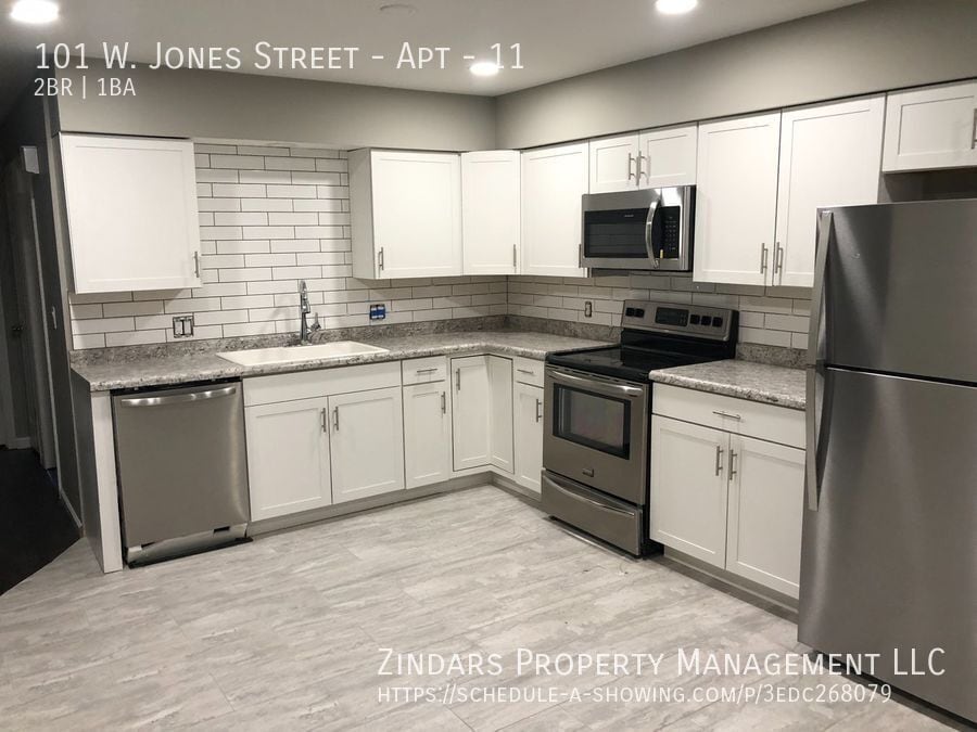 Primary Photo - Remodeled 2 bedroom 1 bath apartments in M...