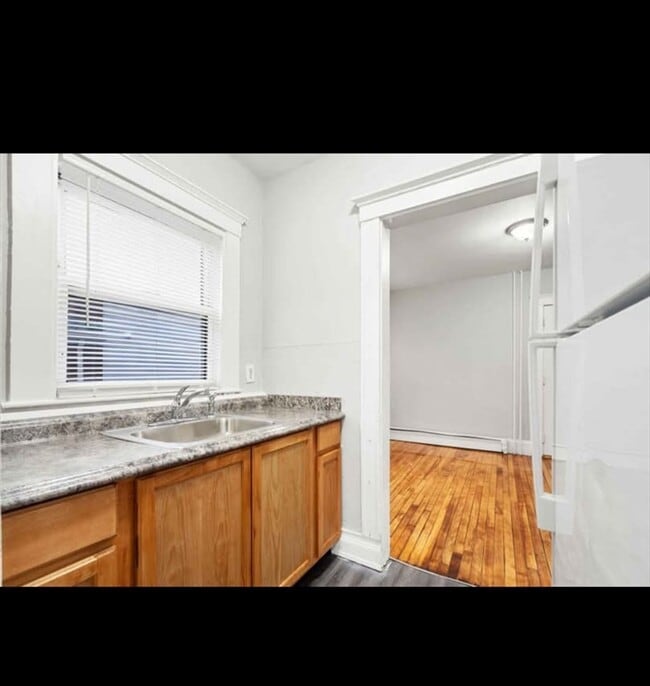 Building Photo - 2 Kingsley Terrace