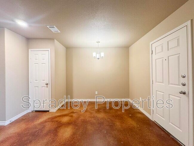 Foto del edificio - 1031 Edwards Dr