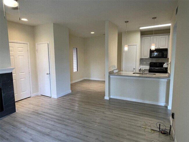 Building Photo - 2023 Gentryside Dr