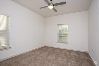 2BR, 2BA - 1,176SF - East Bay Flats Apartments