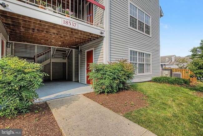 Building Photo - 18537 Boysenberry Dr