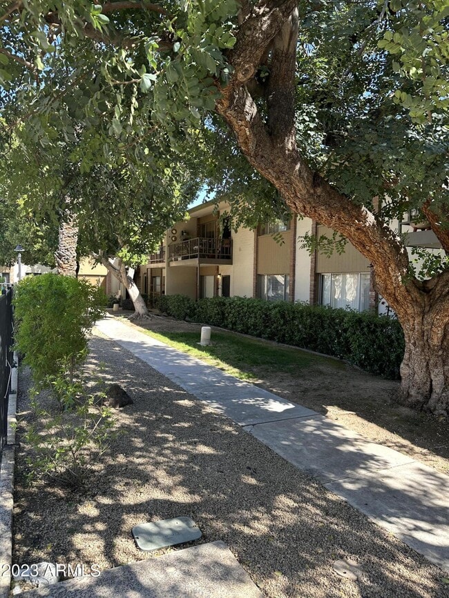 Foto del edificio - 4701 N 68th St