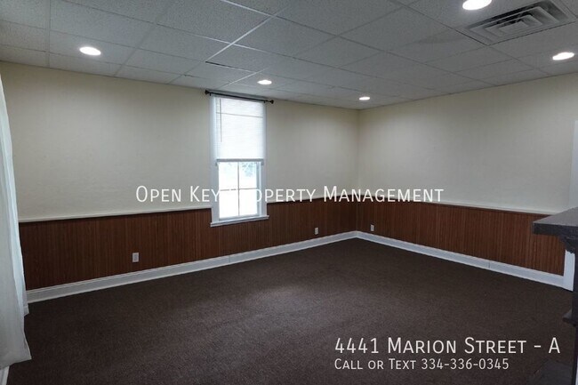 Building Photo - Spacious and Charming 1/1 Apartment in Mar...
