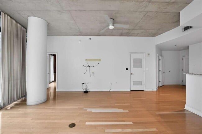 Foto del edificio - 950 W Peachtree St NW