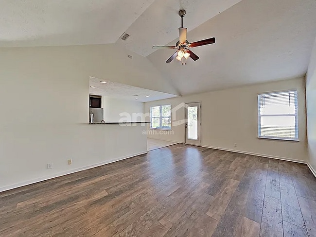 Foto del edificio - 1617 Ursuline Ln