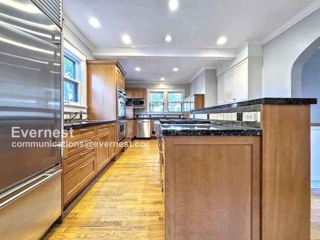 Building Photo - 983 S Gilpin St