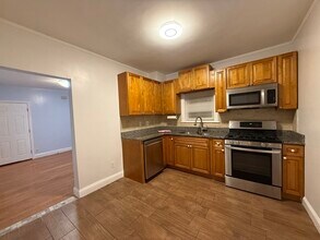 Building Photo - 23 Myrtle St