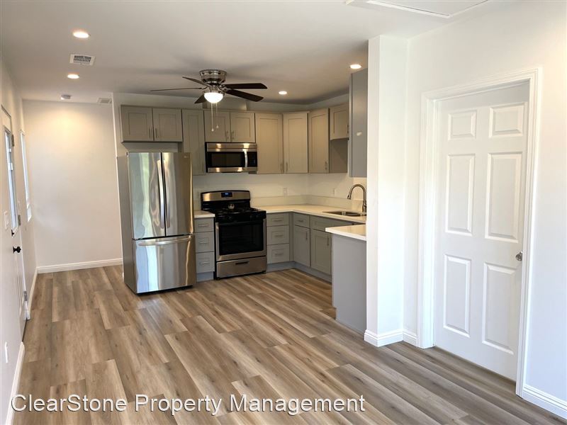 Foto principal - 8603 Collett Ave