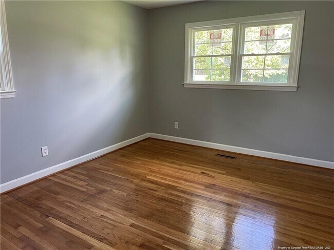 Foto del edificio - 950 E White Pond Rd