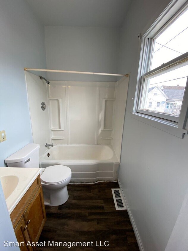 Primary Photo - 1534 S 10th St