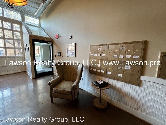 Building Photo - 1 br, 1.5 bath House - 319 Campbell Ave., ...