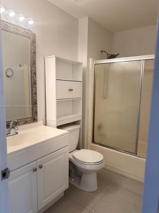 Foto del edificio - 3637 NW 99th Terrace