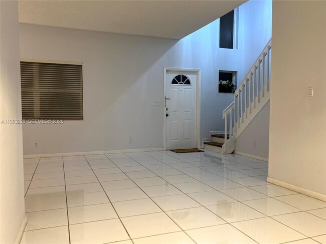 Foto del edificio - 543 Racquet Club Rd