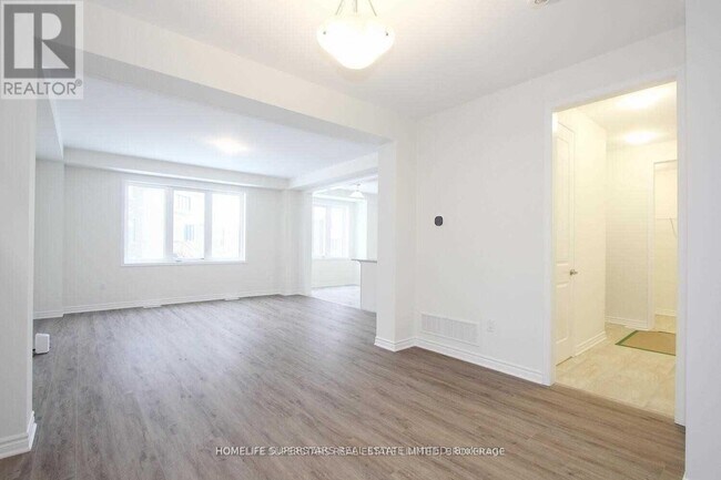 Photo du bâtiment - 17 Speckled Alder St.