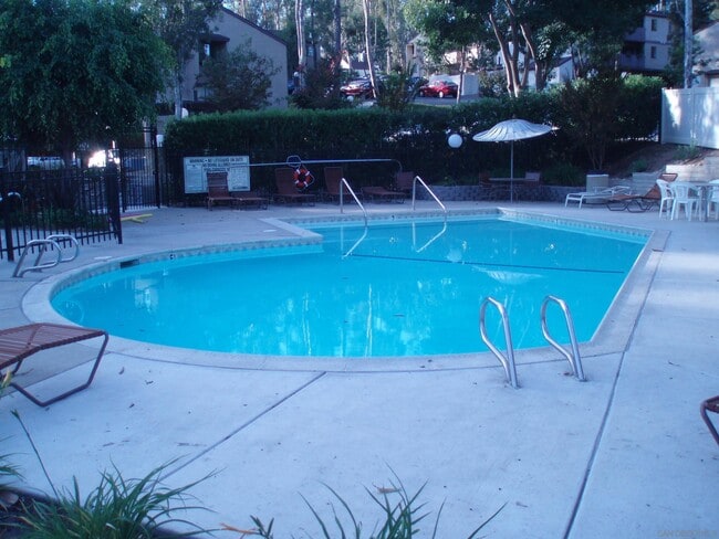 Building Photo - 10332 Caminito Aralia