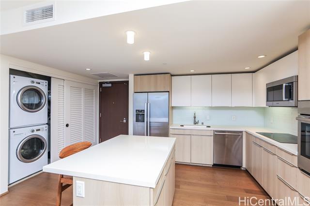 Building Photo - 888 Kapiolani Blvd