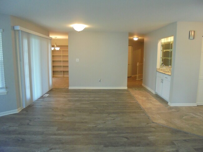 Foto del edificio - 1122 St Andrews Ct