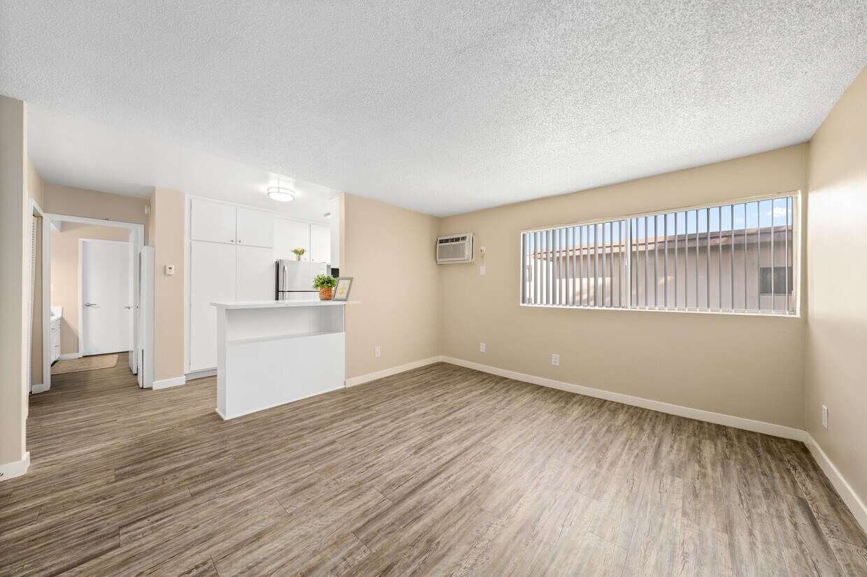 Summerview Beach Resort Luxury Apartments Apartments in Sherman Oaks, CA