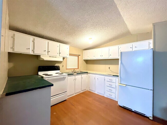 Foto del edificio - 4730 Bayou Ln