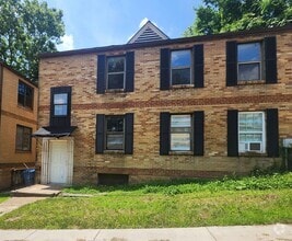 Building Photo - 504 Cherry St