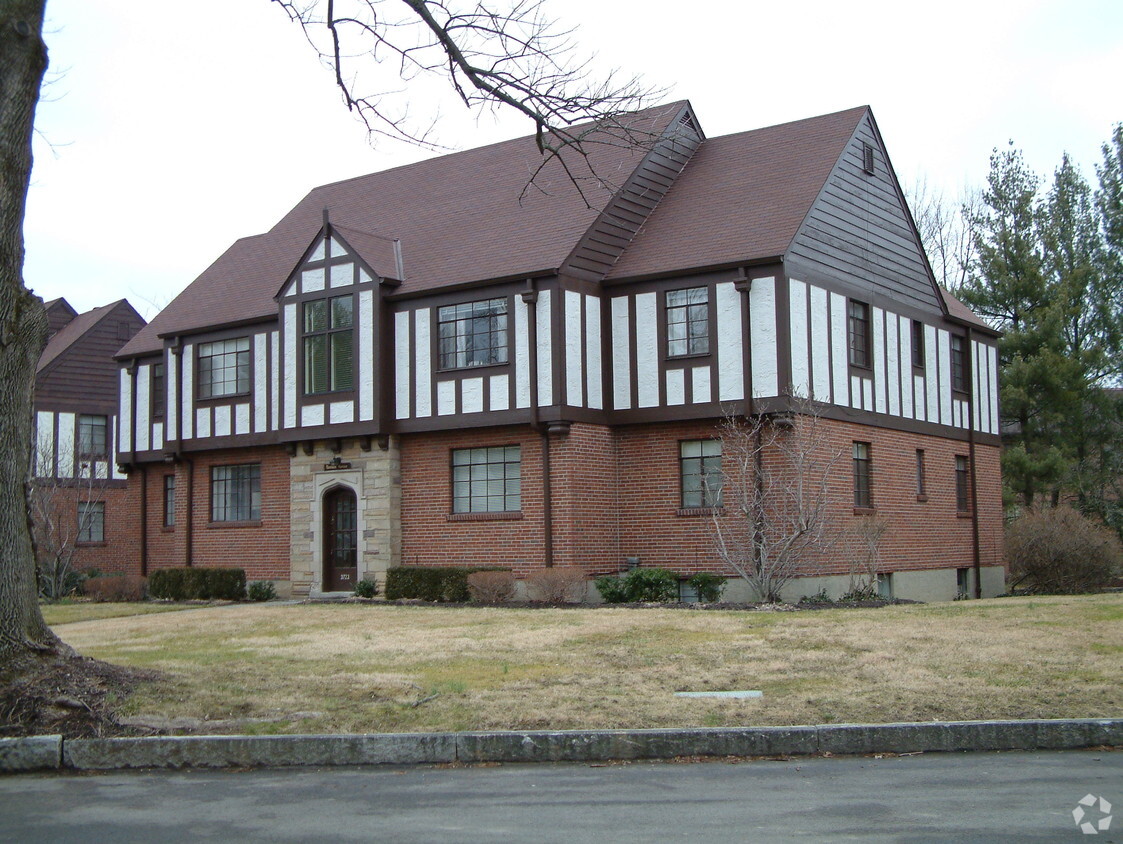 Building Photo - 3722 W Center St