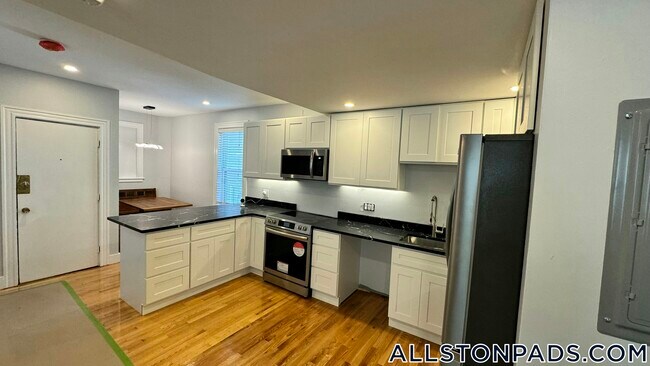 Building Photo - 24 Farrington Ave