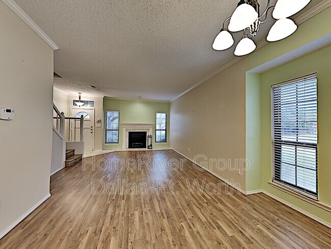 Building Photo - 2320 Kenley St